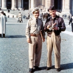 Roma - Ten.Cel. Nero Moura e Ten.Cel. Nelson Wanderley na Praça de São Pedro, Vaticano.
Foto: John W. Buyers
