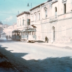 Pisa - Bondes abandonados em uma das ruas principais da cidade.
Foto: John W. Buyers
